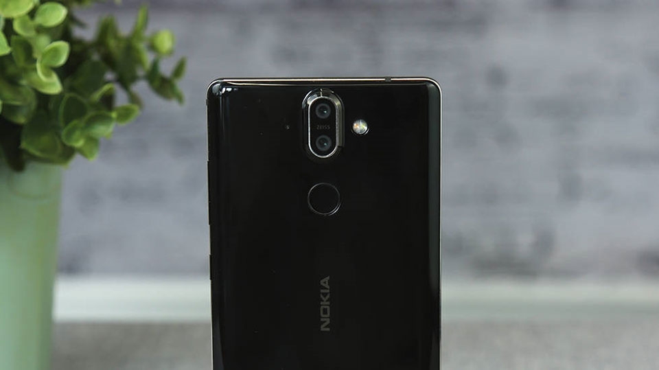 Khui hộp Nokia 8 Sirocco bản thương mại