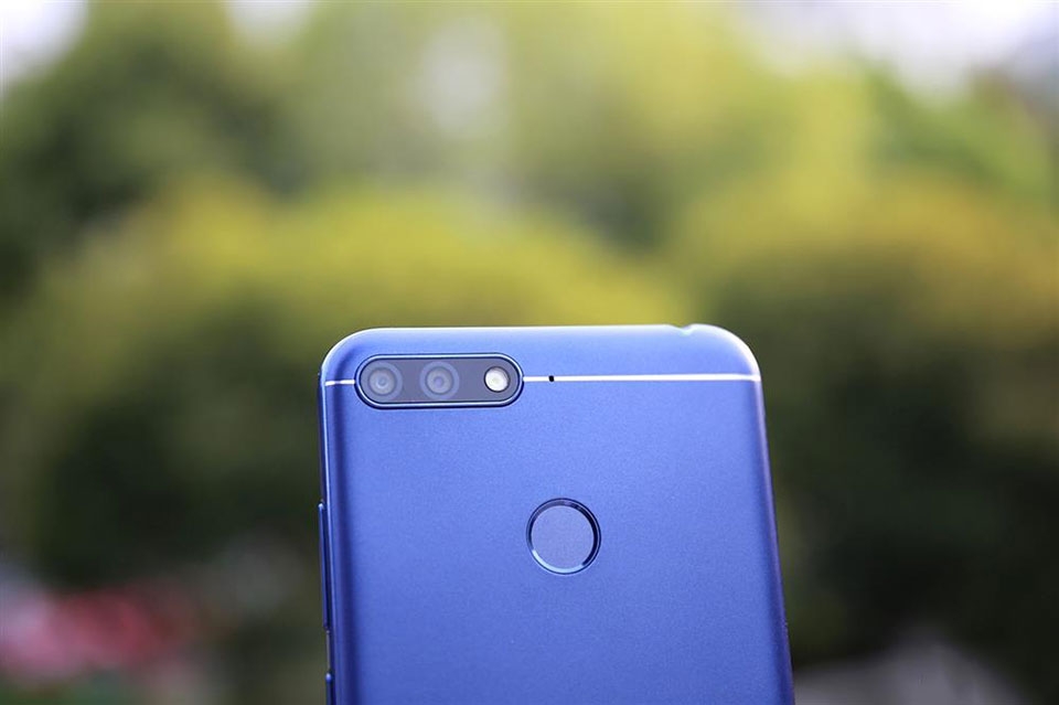Trên tay Huawei Honor Play 7A
