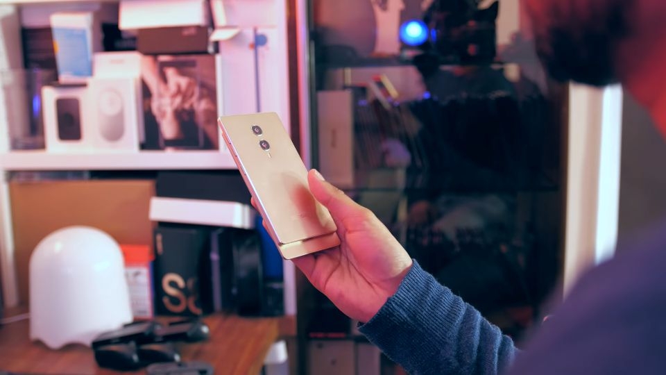 smartphone không viền màn hình Doogee Mix 4