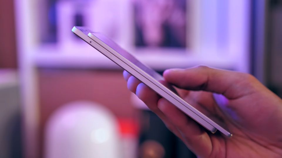 smartphone không viền màn hình Doogee Mix 4