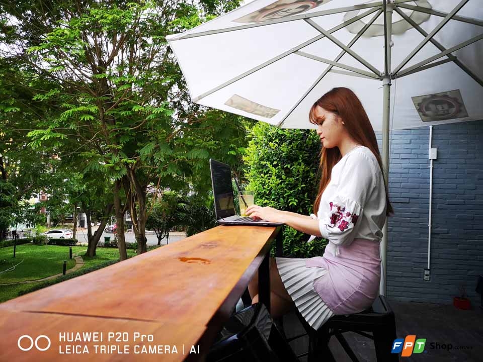 Trên tay Huawei P20 Pro smartphone 3 camera (Ảnh 8) Trên tay Huawei P20 Pro smartphone 3 camera (Ảnh 8)