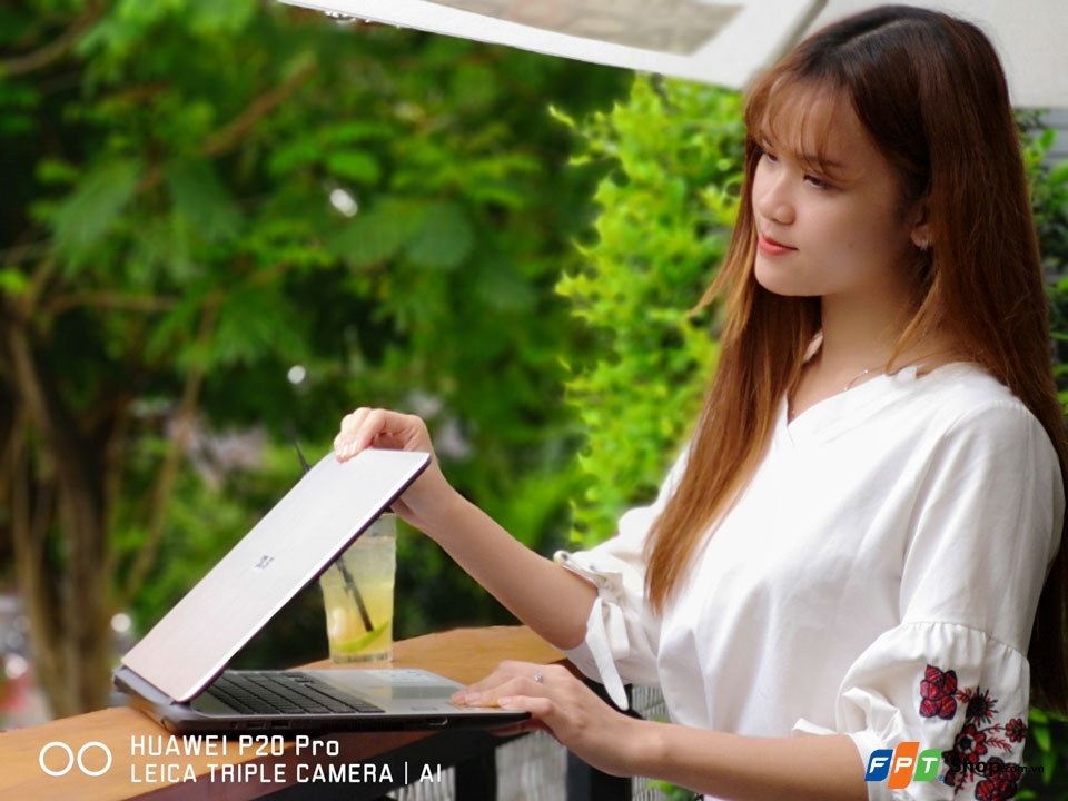 Trên tay Huawei P20 Pro smartphone 3 camera (Ảnh 11) Trên tay Huawei P20 Pro smartphone 3 camera (Ảnh 11)