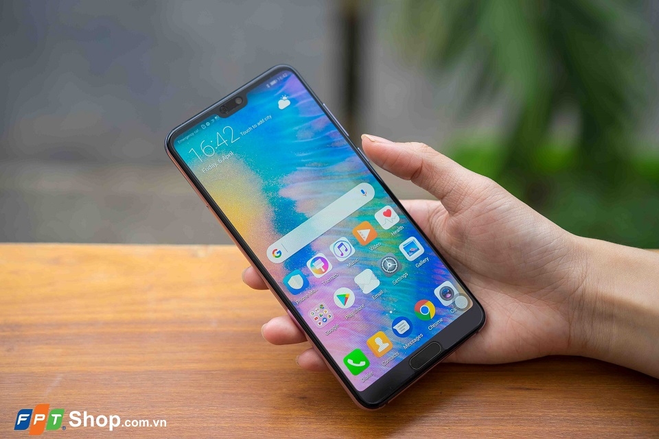 Trên tay Huawei P20 Pro smartphone 3 camera (Ảnh 4) Trên tay Huawei P20 Pro smartphone 3 camera (Ảnh 4)