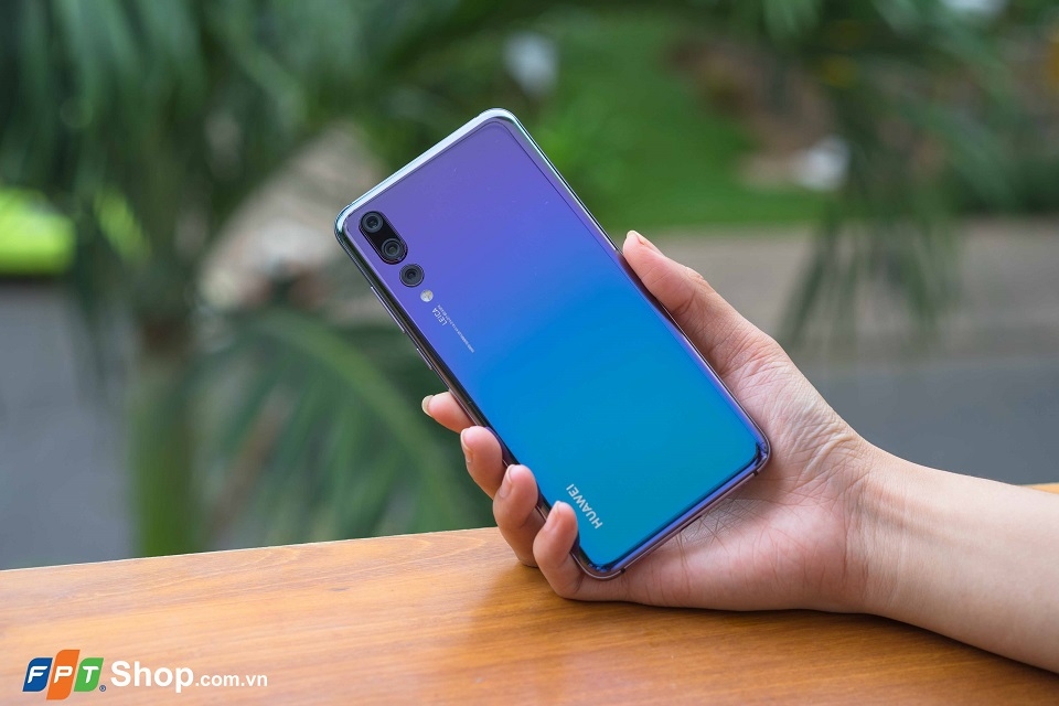 Trên tay Huawei P20 Pro smartphone 3 camera (Ảnh 2) Trên tay Huawei P20 Pro smartphone 3 camera (Ảnh 2)