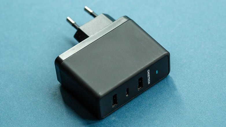 Những nguy cơ tiềm ẩn khi sử dụng sạc pin không rõ nguồn gốc 1