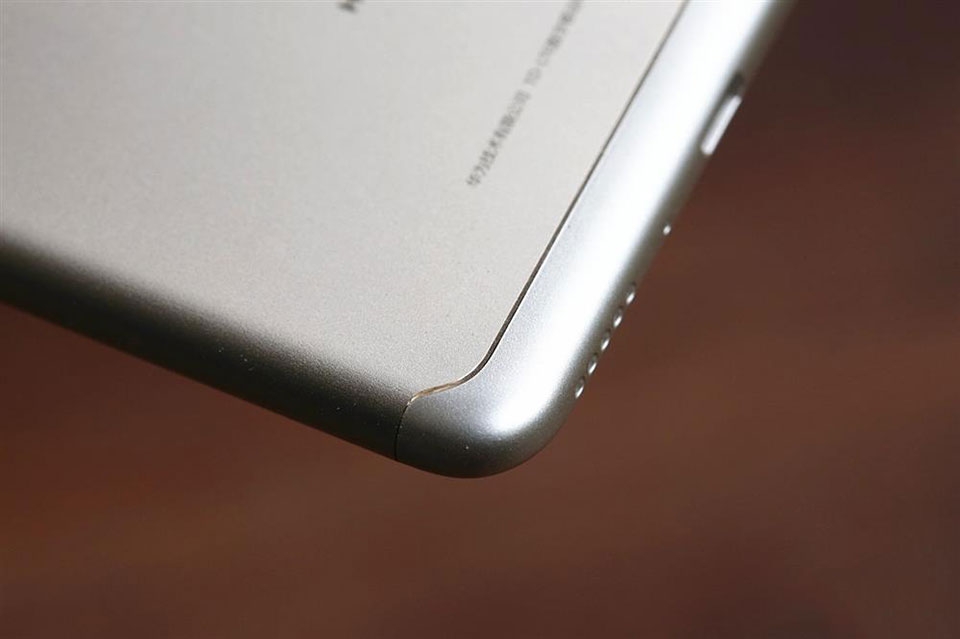 Trên tay Huawei Enjoy 8 Plus