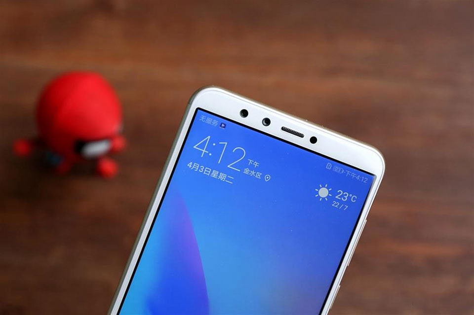 Trên tay Huawei Enjoy 8 Plus