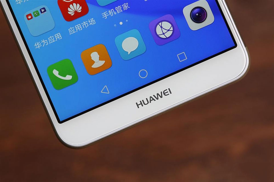 Trên tay Huawei Enjoy 8 Plus