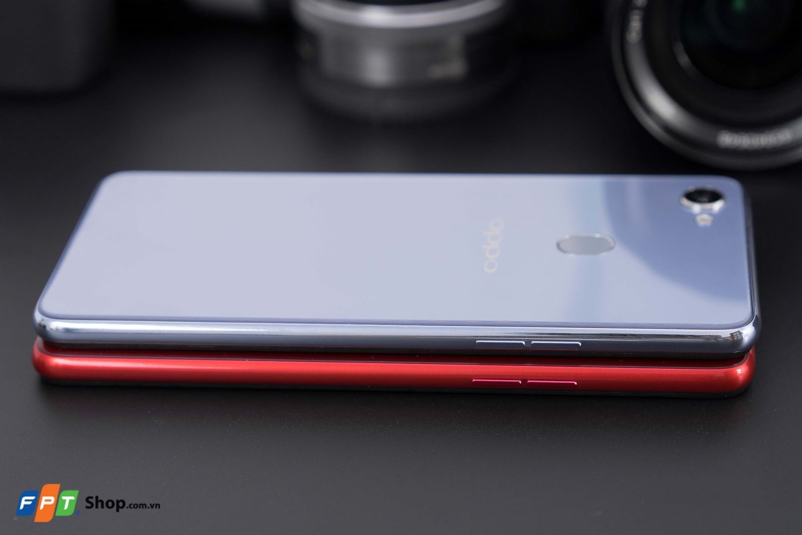 Trên tay OPPO F7 hai phiên bản màu đỏ và bạc (Ảnh 7)