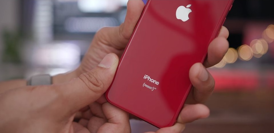 Đập hộp trên tay iPhone 8 Product Red