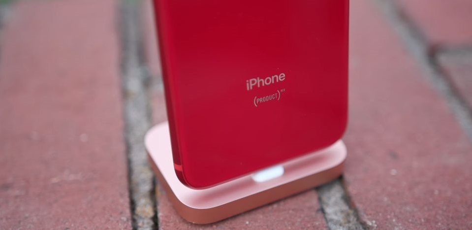 Đập hộp trên tay iPhone 8 Product Red