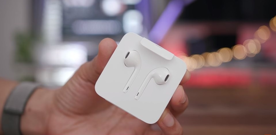 Đập hộp trên tay iPhone 8 Product Red