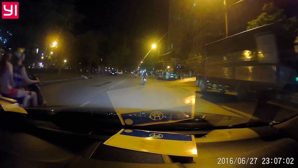 Hỗ trợ nhiều tính năng lái xe an toàn.