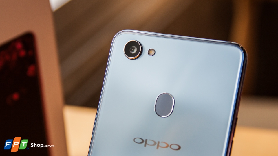 Mở hộp OPPO F7 phiên bản Moonlight Silver (Ảnh 9)