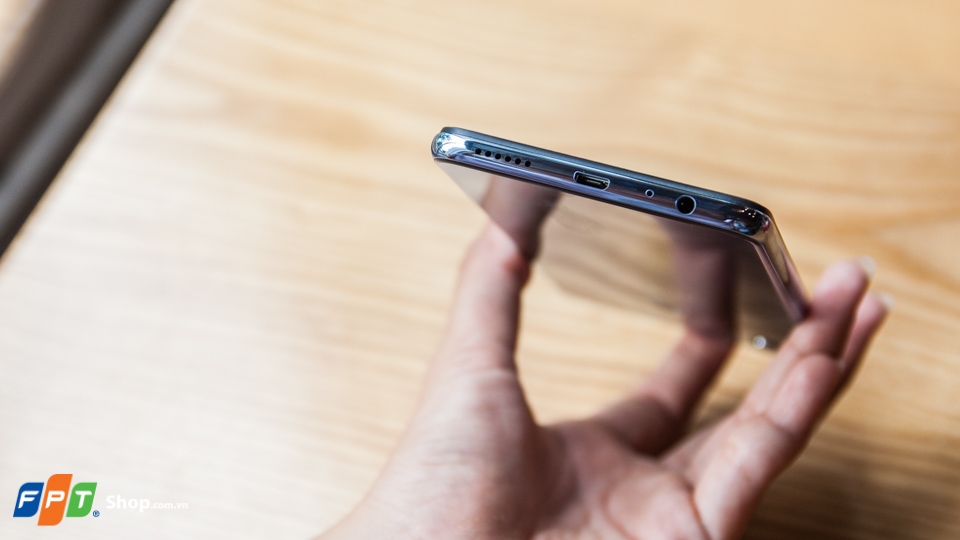 Mở hộp OPPO F7 phiên bản Moonlight Silver (Ảnh 15)