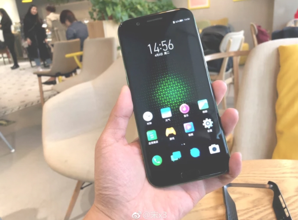 Trên tay Xiaomi Black Shark 04