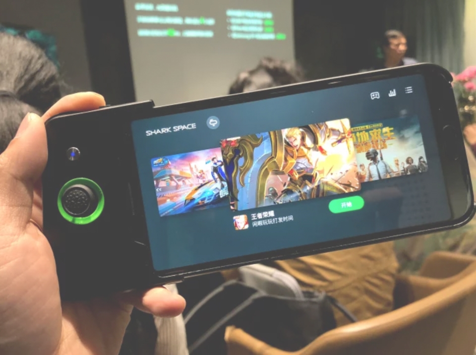 Trên tay Xiaomi Black Shark 08