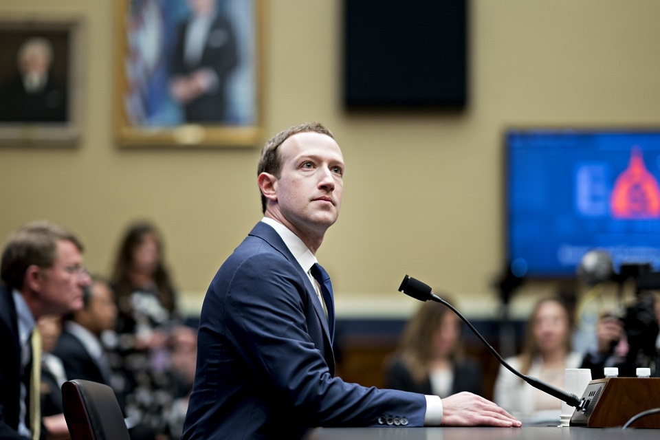 Facebook chi trả 7,3 triệu USD để bảo vệ Mark Zuckerberg