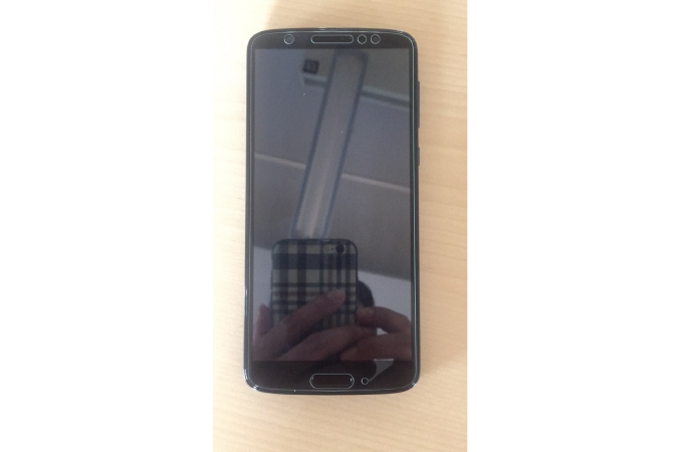 Moto G6 và G6 Plus lộ ảnh thực tế và render (ảnh 1)
