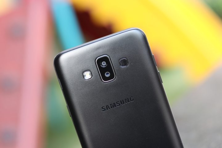 Trên tay Galaxy J7 Duo: Camera kép, vi xử lý nhanh, pin có thể tháo rời và hơn thế