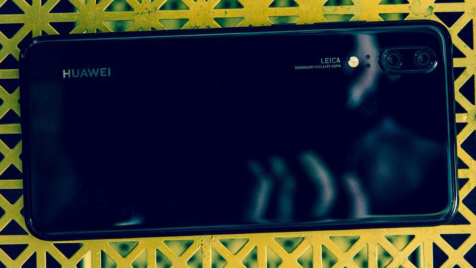So sánh Huawei P20 vs Honor 10 So sánh Huawei P20 vs Honor 10
