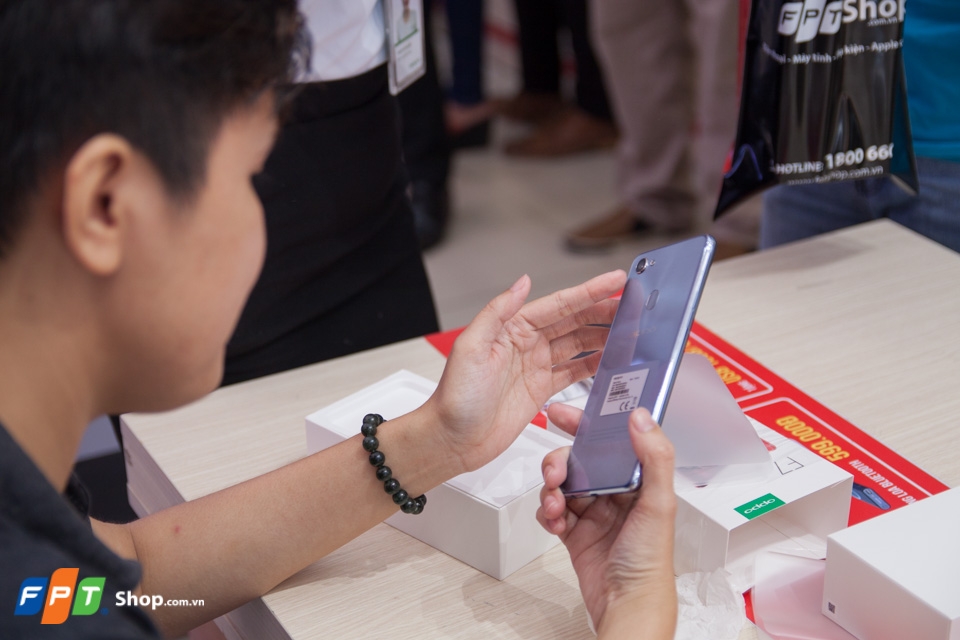 Mở bán OPPO F7 tại FPTShop (ảnh 7)