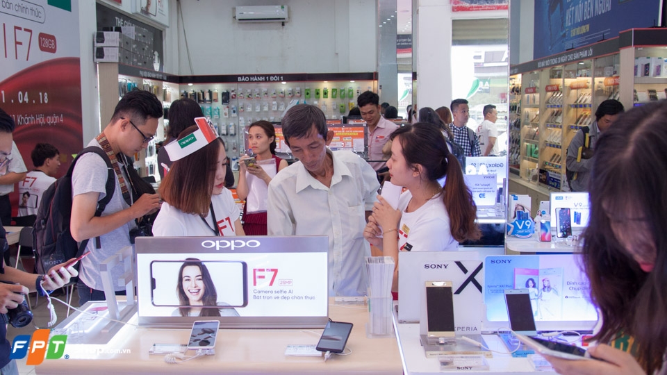 Mở bán OPPO F7 tại FPTShop (ảnh 11)
