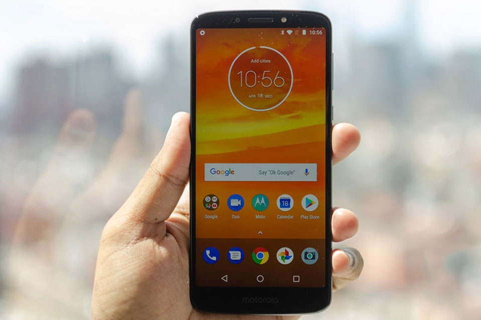 So sánh Moto E5 Plus và Moto E4 Plus