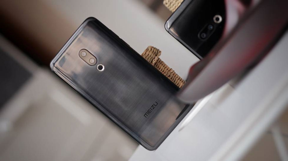 Trên tay Meizu 15 Plus Trên tay Meizu 15 Plus