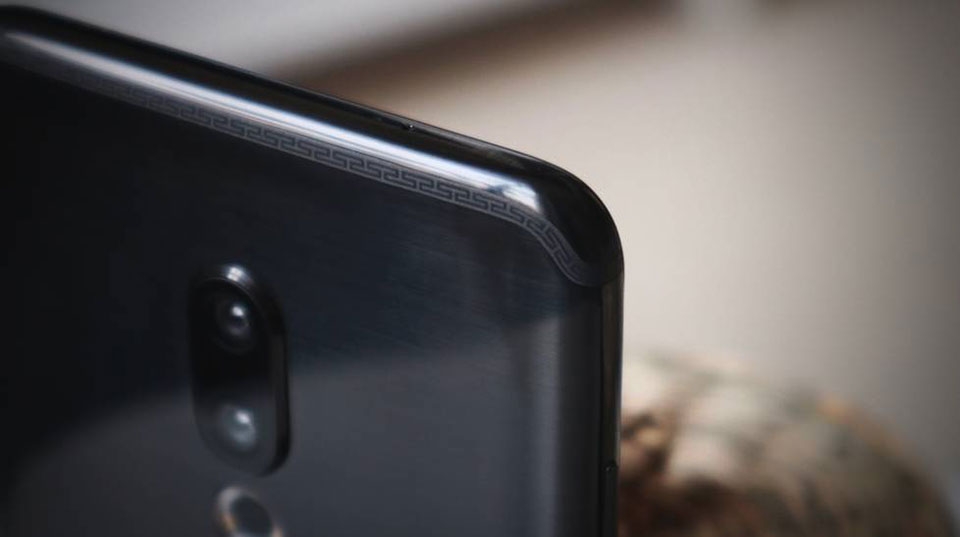 Trên tay Meizu 15 Plus Trên tay Meizu 15 Plus
