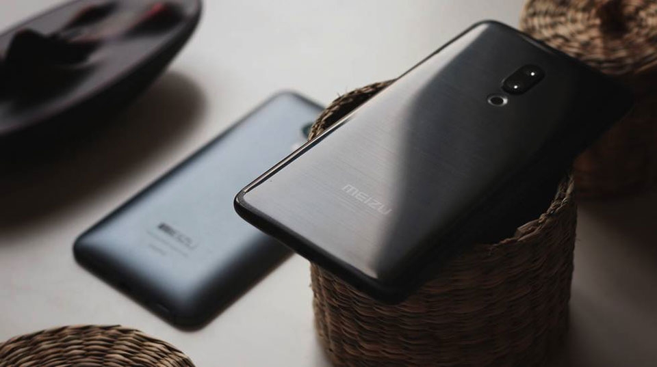 Trên tay Meizu 15 Plus Trên tay Meizu 15 Plus