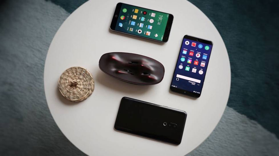 Trên tay Meizu 15 Plus Trên tay Meizu 15 Plus