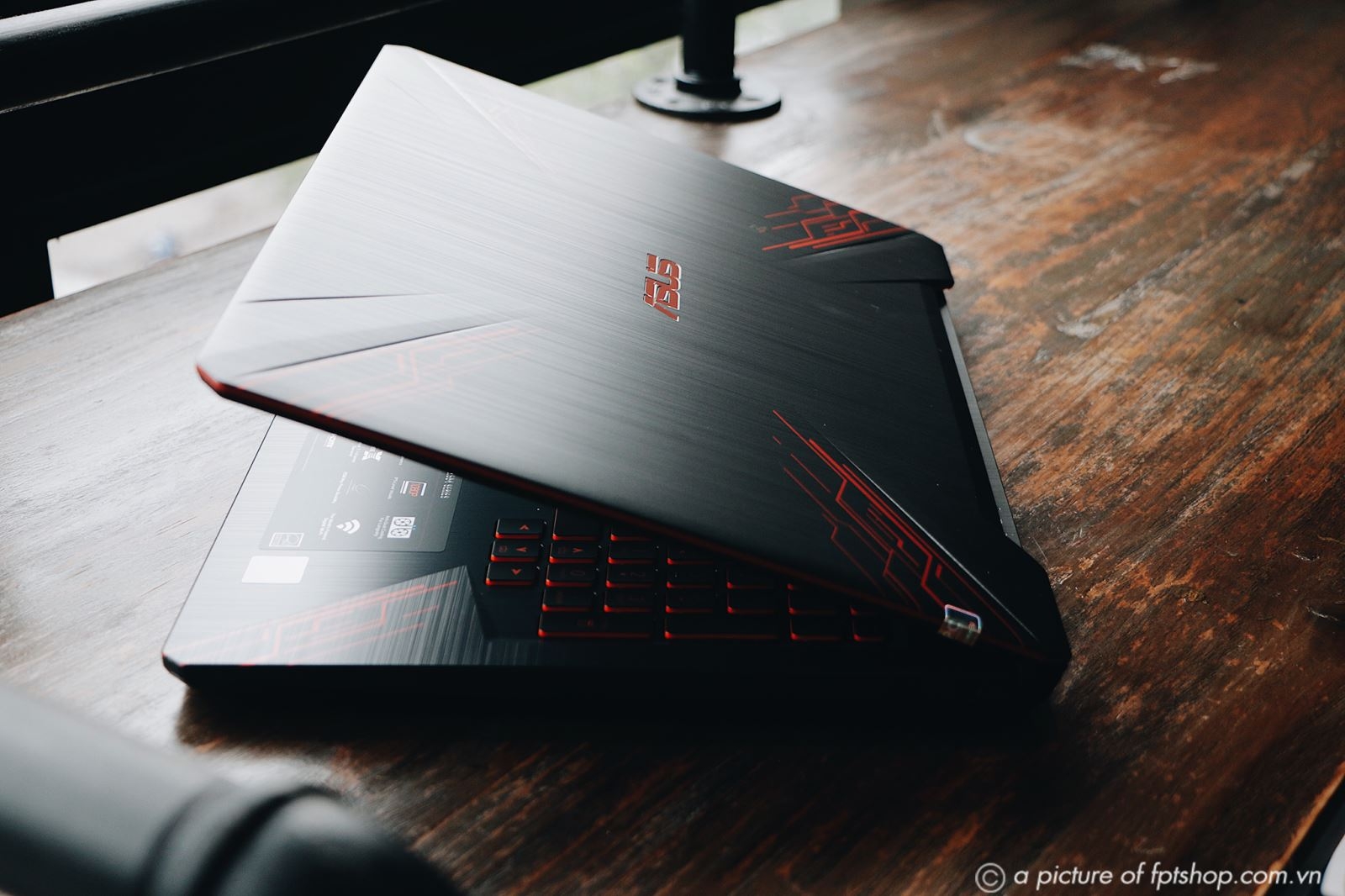 FPT Shop tặng quà khủng đến gần 4 triệu đồng cho khách mua laptop gaming