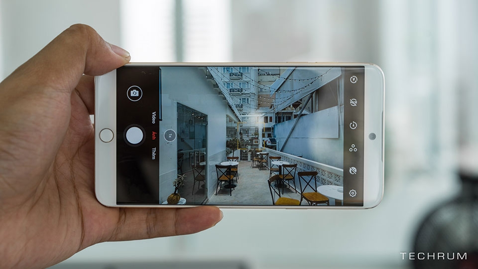 Trên tay Meizu 15 Lite Trên tay Meizu 15 Lite
