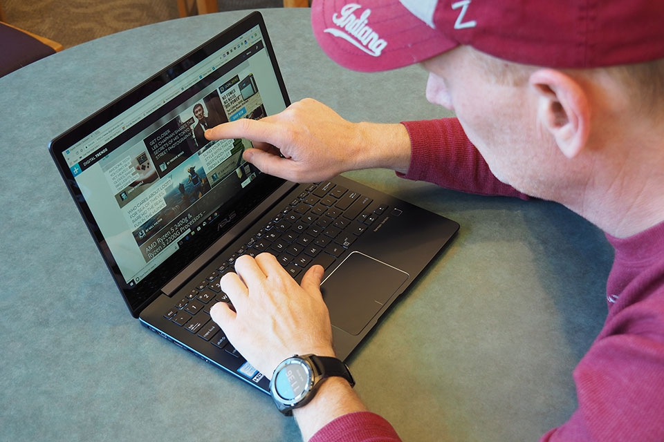 Asus ZenBook 13 Asus ZenBook 13