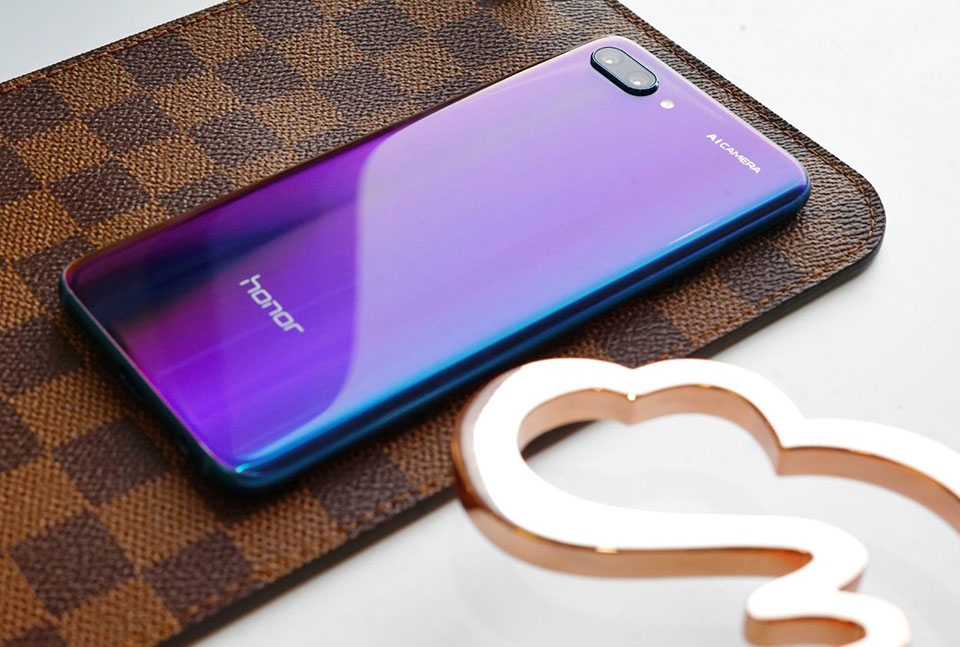 Trên tay Honor 10