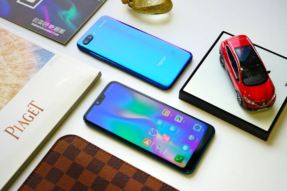 Trên tay Honor 10