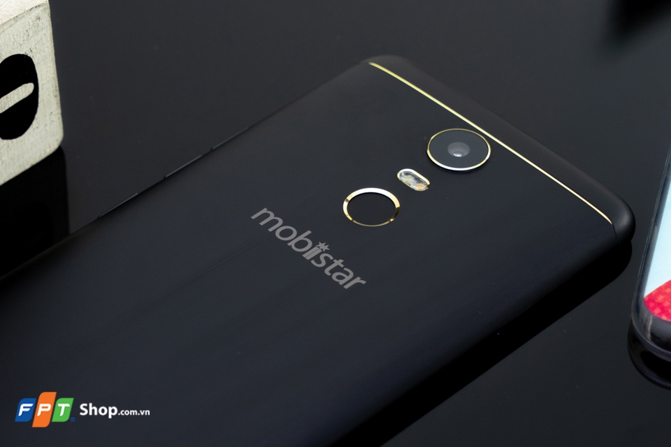 Trên tay Mobiistar E Selfie: smartphone selfie dưới 3 triệu