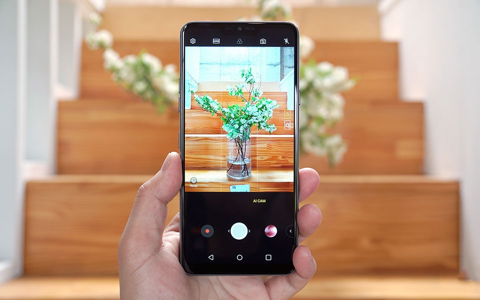 Trên tay LG G7 ThinQ Trên tay LG G7 ThinQ