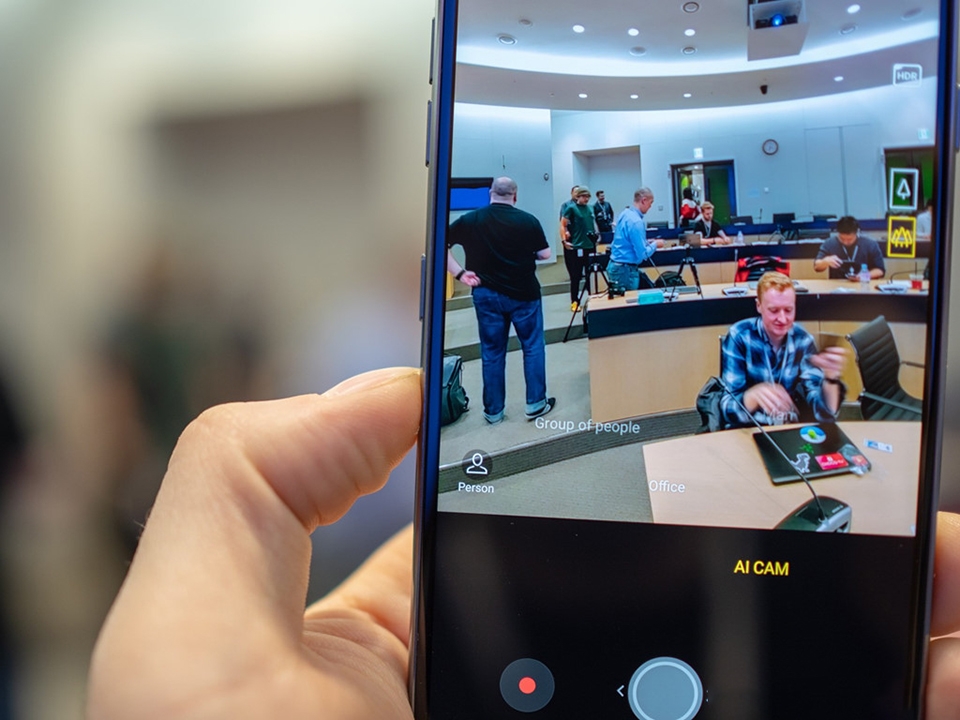 LG G7 ThinQ (ảnh 6)