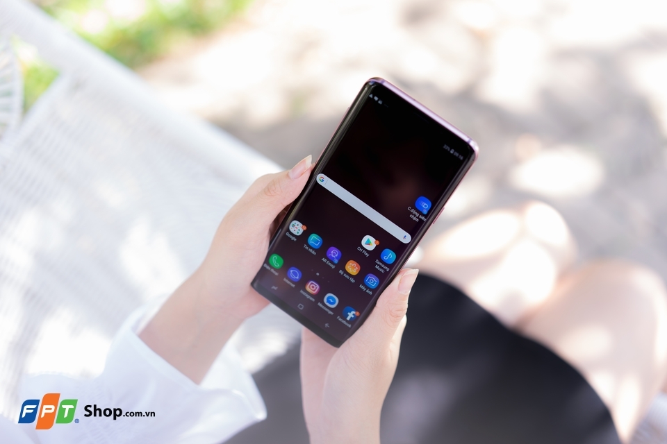 So sánh LG G7 ThinQ và Galaxy S9+ 03