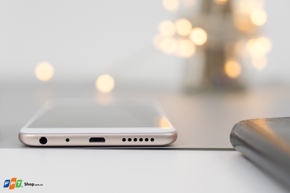 Trên tay Xiaomi Redmi Note 5 bản thương mại (Ảnh 2)