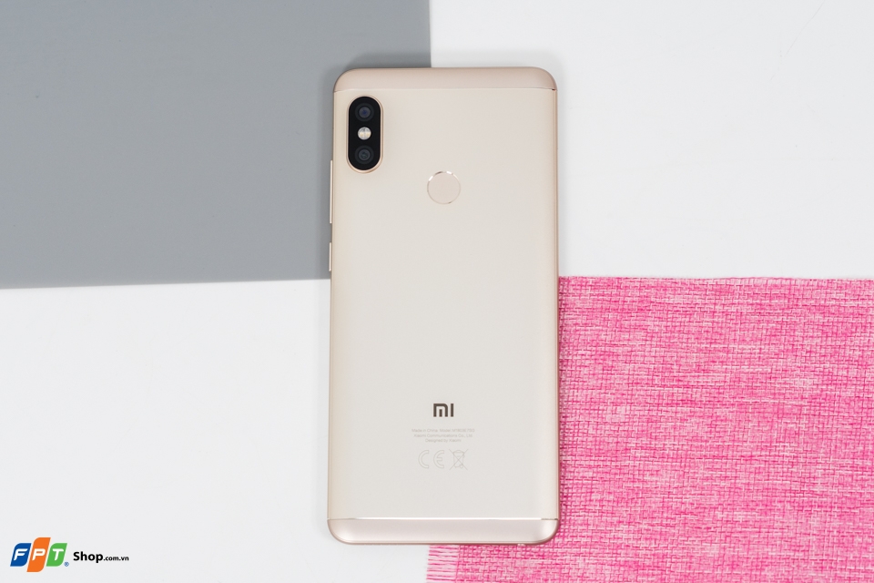 Trên tay Xiaomi Redmi Note 5 bản thương mại (Ảnh 6)