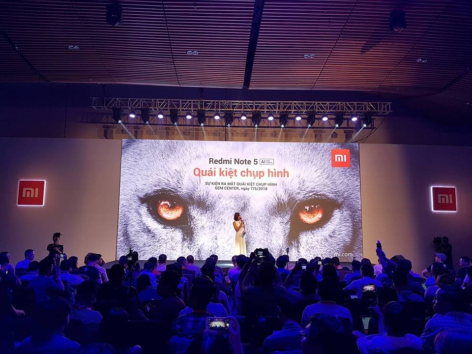 Xiaomi Redmi Note 5 chính thức ra mắt tại Việt Nam (ảnh 3) Xiaomi Redmi Note 5 chính thức ra mắt tại Việt Nam (ảnh 3)
