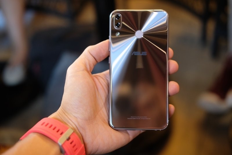 Những smartphone tầm trung tích hợp AI đang bán tại Việt Nam Những smartphone tầm trung tích hợp AI đang bán tại Việt Nam