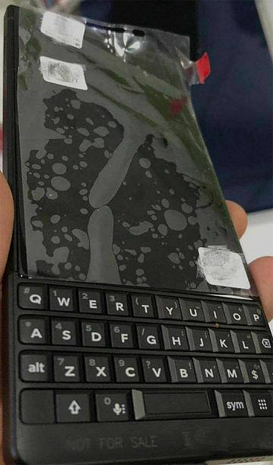 BlackBerry KEY2 lộ ảnh thực tế