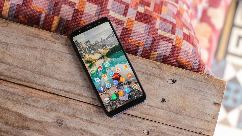 Galaxy A6 màn hình vô cực, camera 16/16MP có đáng mua trong tầm giá 6.99 triệu?