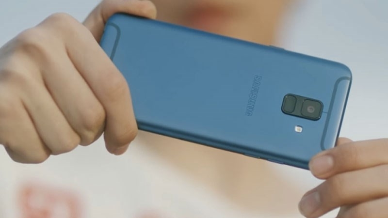 Galaxy A6 màn hình vô cực, camera 16/16MP có đáng mua trong tầm giá 6.99 triệu?