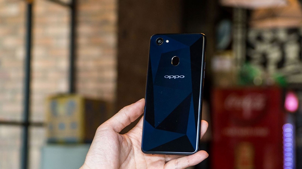 OPPO F7 đen kim cương