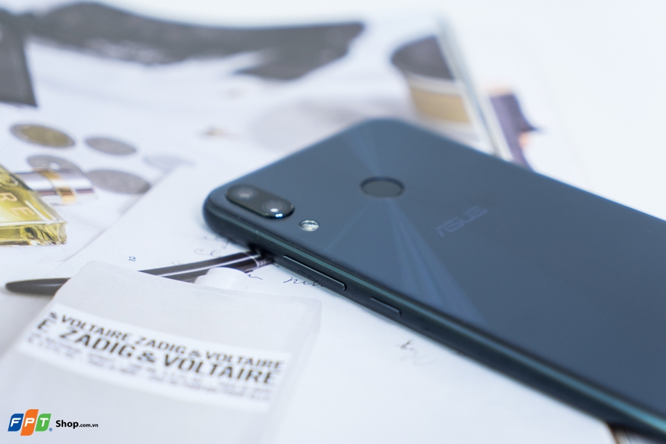 3 tính năng nổi bật trên Zenfone 5 2018 Chụp ảnh thông minh hơn với Camera AI.